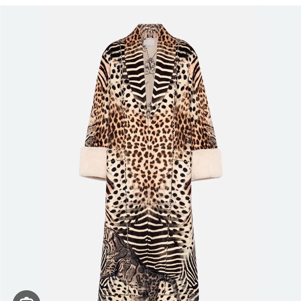 ❗️Limited Edition❗️Camilla  long animal print coat. NWOT🐆🖤 Size Medium